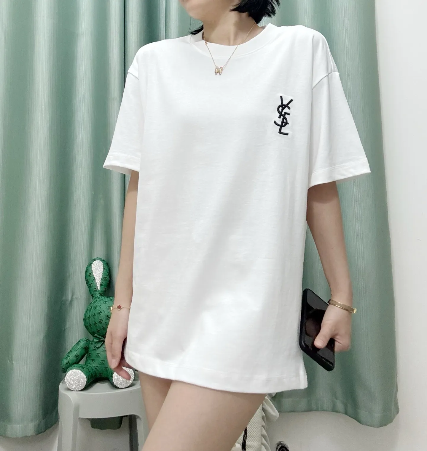 White ， Same Style